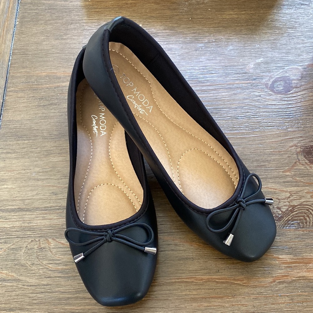 Black Ballet flats